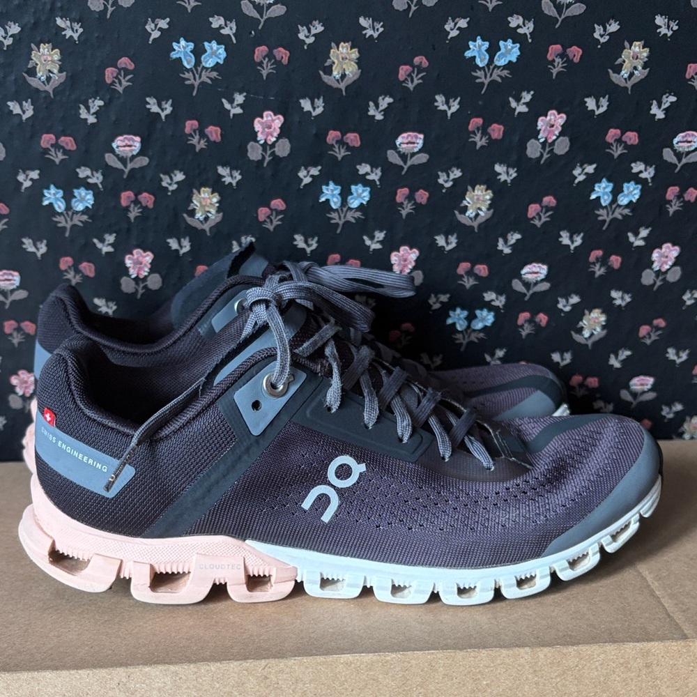 On running helion women running shoes